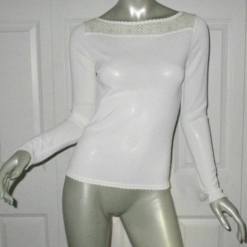 ELIE TAHARI White Sweater Scalloped Hem/Crochet Details